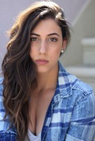 Caitlin Dechelle
