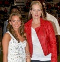 Homecoming Queen Hailie Jade Scott Mathers with her mother Kimberly Scott