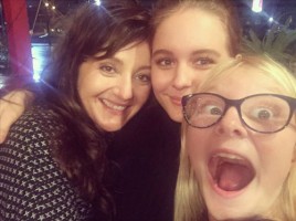 Izabela Vidovic with Mom and sis