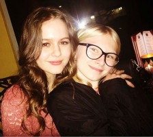 Izabela Vidovic with sister Katarina Vidovic