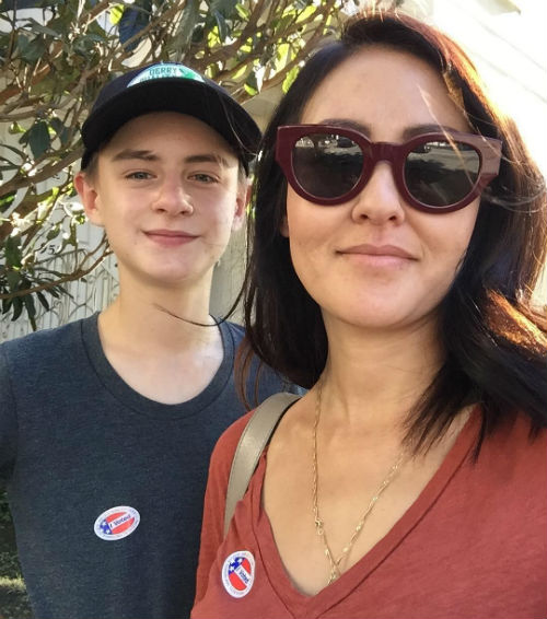 Jaeden Lieberher with his mom Angela Martell