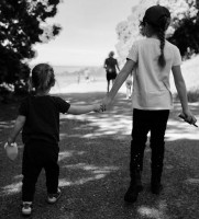 Jaron Versano & Gal Gadot daughters