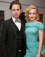 Julia Garner & Mark Foster