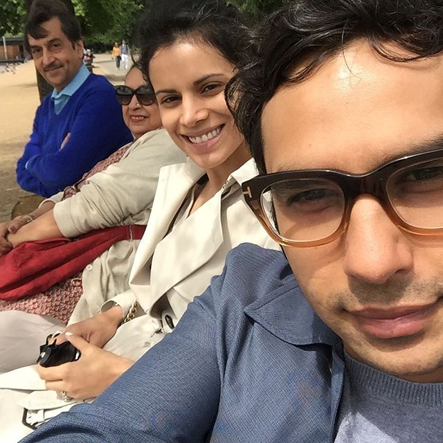 Kunal Nayyar Family: Rakesh Nayyar(Dad), Heita Nayyar(Mother), Neha Kapur(Wife)  Neha Kapur(Wife)