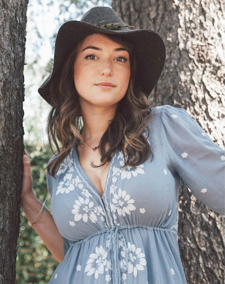 Milana Vayntrub