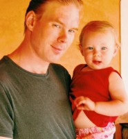 Mina Sundwall childhood with Dad