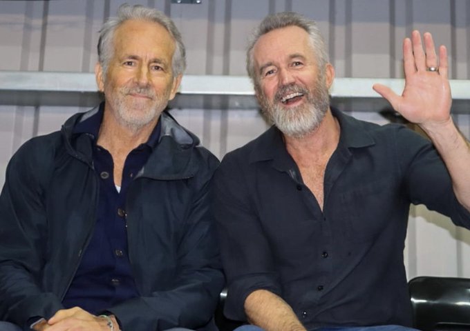 Rob McElhenney with Ryan Reynolds