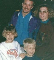 Sarah Wright childhood family: Father, Mother and Brother