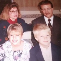 Sarah Wright childhood family: Father, Mother and Brother